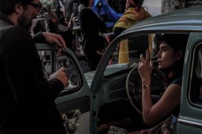 Caito Ortiz & Maria Casadevall on the set of COISA MAIS LINDA Season 1