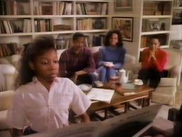 Tim Reid, Lynn Whitfield, Daphne Reid, and Tasha Scott in Snoops (1989)