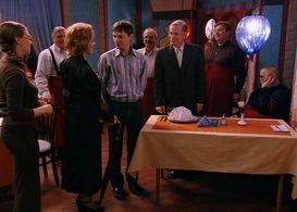 Mikhail Zhigalov, Nelli Uvarova, and Natalya Rychkova in Ne rodis krasivoy (2005)