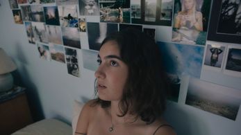 Jessica Barr in Sophie Jones (2020)