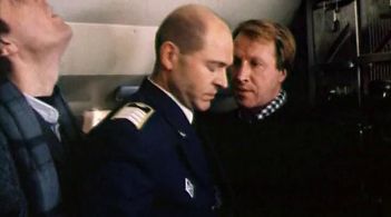 Vladimir Steklov and Aleksey Zharkov in Vals zolotykh teltsov (1992)