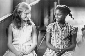 LaToya Chisholm and Lexi Randall in The War (1994)