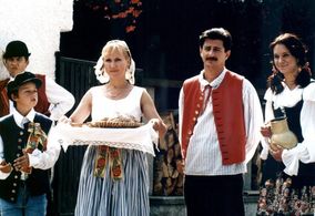 Miro Noga, Ivana Skarková, Milena Steinmasslová, Marián Beník, and Pavel Zednícek in Ranc U Zelené sedmy (1996)