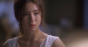 Shin Se-Kyung in The Girl Who Sees Smells (2015)