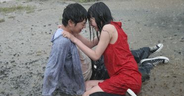 Shôta Sometani and Fumi Nikaidô in Themis (2011)