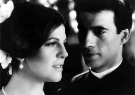 Imanol Arias and Susú Pecoraro in Camila (1984)