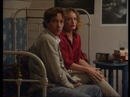 Thom Hoffman and Merel van Neerbos in We zijn weer thuis (1989)