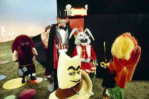 Sharon Baird, Butch Patrick, Charles Nelson Reilly, and The Krofft Puppets in Lidsville (1971)