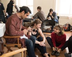 Zoe Kazan, Kumail Nanjiani, and Emily V. Gordon in The Big Sick (2017)