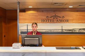 Julia Palha in Hotel Amor