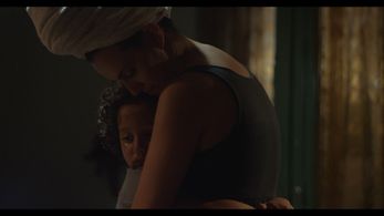 Julieta Díaz and Sebastián Molinaro in Refugiado (2014)