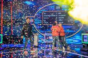 Dingdong Dantes and Nina Ricci Alagao in Family Feud Philippines (2022)