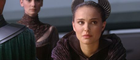 Natalie Portman and Kristy Wright in Star Wars: Episode III - Revenge of the Sith (2005)