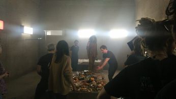 During the shooting of “el Hoyo”