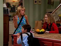 Nicole Paggi, Macey Cruthird, and Paulie Litt in Hope & Faith (2003)