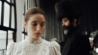 Yehuda Levi and Mia Iwryn in Fire Dance (2022)