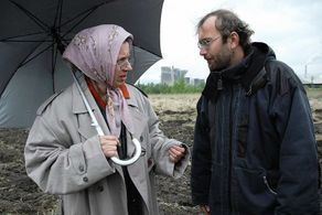 Zuzana Krónerová and Bohdan Sláma in Something Like Happiness (2005)