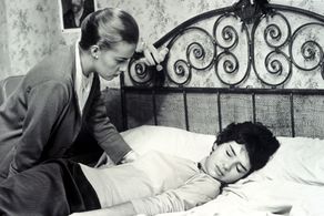 Yori Bertin and Jeanne Moreau in Elevator to the Gallows (1958)