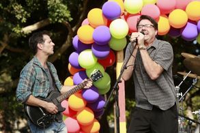 Rick Cowling and Darin Toonder in Modern Family (2009)