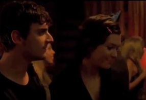 Jon Hyatt and Mandy Moore in How to Deal.