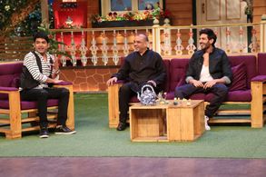 Paresh Rawal, Kartik Aaryan, and Kapil Sharma in The Kapil Sharma Show (2016)