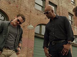 Damon Wayans and Clayne Crawford in Lethal Weapon (2016)