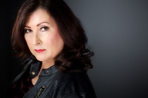 Veronica Scheyving-Theatrical Headshot