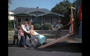 Susan Dey, Danny Bonaduce, David Cassidy, Suzanne Crough, Jeremy Gelbwaks, and Harry Morgan in The Partridge Family (197