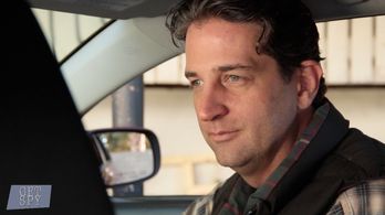 David Beatty as Peter Chase in Get Spy