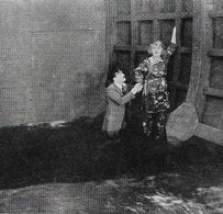 Harry Semels and Pearl White in Plunder (1923)