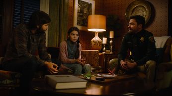 Jim Sturgess and Brooklynn Prince in Home Before Dark: The Black Box (2021)