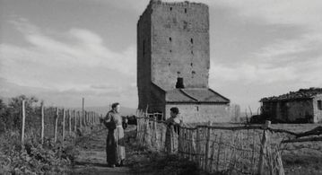 Ninetto Davoli and Totò in The Hawks and the Sparrows (1966)