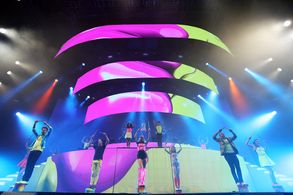 Samuel Nascimento, Jorge Blanco, Tini Stoessel, Lodovica Comello, and Ruggero Pasquarelli in Violetta: La emoción del co