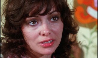 Jo Johnston in The Swinging Cheerleaders (1974)