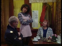 Reinier Bulder, Rick Nicolet, and Anousha Nzumé in Vrouwenvleugel (1993)