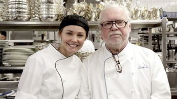 Carina Berg and Leif Mannerström in Ett jobb för Berg (2015)