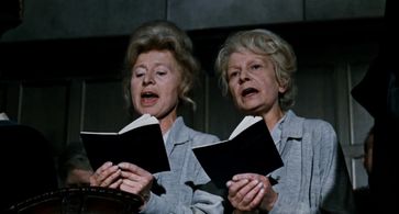 Helena Gloag and Molly Weir in The Prime of Miss Jean Brodie (1969)