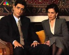 Socrates Alafouzos and Katerina Didaskalou in Oi dikigoroi tis Athinas (1995)