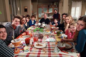 Still of Riccardo Alemanni, Emanuela Grimalda, Milena Vukotich, Lino Banfi, Flavio Parenti, Margot Sikabonyi, Domiziana 