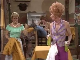 Joyce Bulifant and Polly Holliday in Flo (1980)