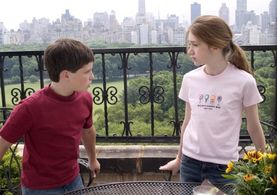 Josh Hutcherson and Charlotte Ray Rosenberg in Little Manhattan (2005)