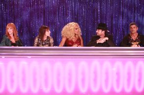 Kathy Griffin, Mike Ruiz, RuPaul, Merle Ginsberg, and Santino Rice in RuPaul's Drag Race (2009)
