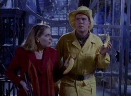 Mar Andersons and Tamara Phillips in The New Addams Family (1998)