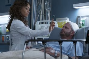Art Kitching and Antonia Thomas in The Good Doctor (2017)