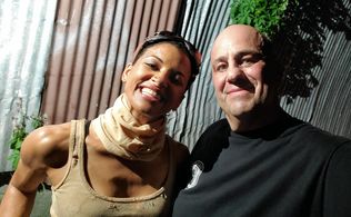 Alex 2GUNS Set Still