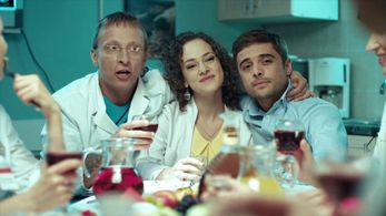 Ivan Okhlobystin and Ilya Glinnikov in Interny (2010)