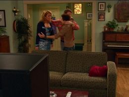 Donal Logue, Griffin Frazen, and Megyn Price in Grounded for Life (2001)