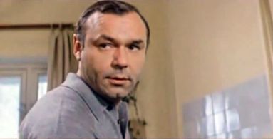 Leonid Nevedomsky in Zhdite menya, ostrova! (1978)