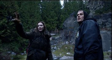 Kristen Connolly and Josh Salatin in Zoo (2015)