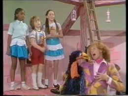 Daniel Chamberlain, Rod Hull, and Debbie Harper in Emu's World (1982)